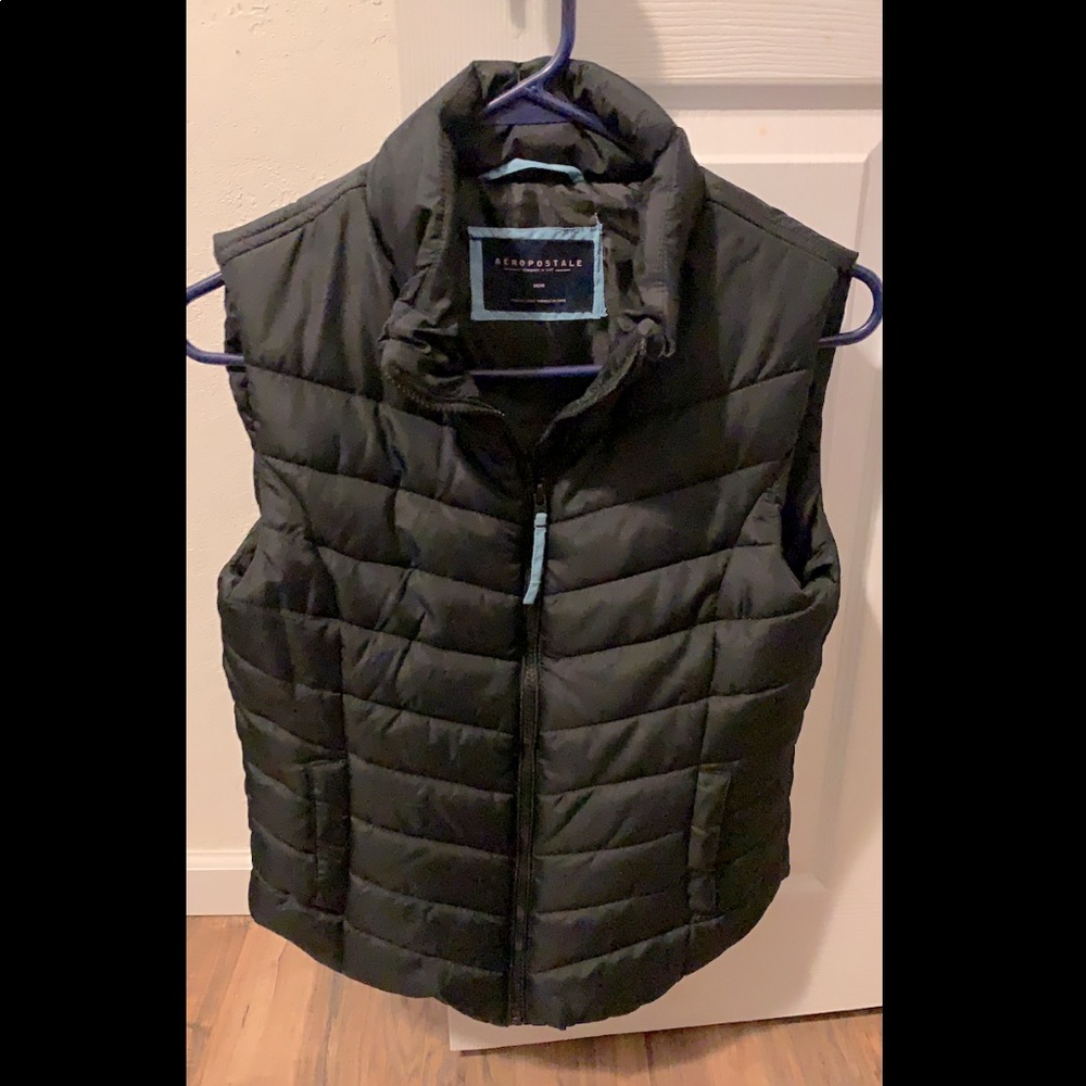 Black Aeropostale Puffer Vest
